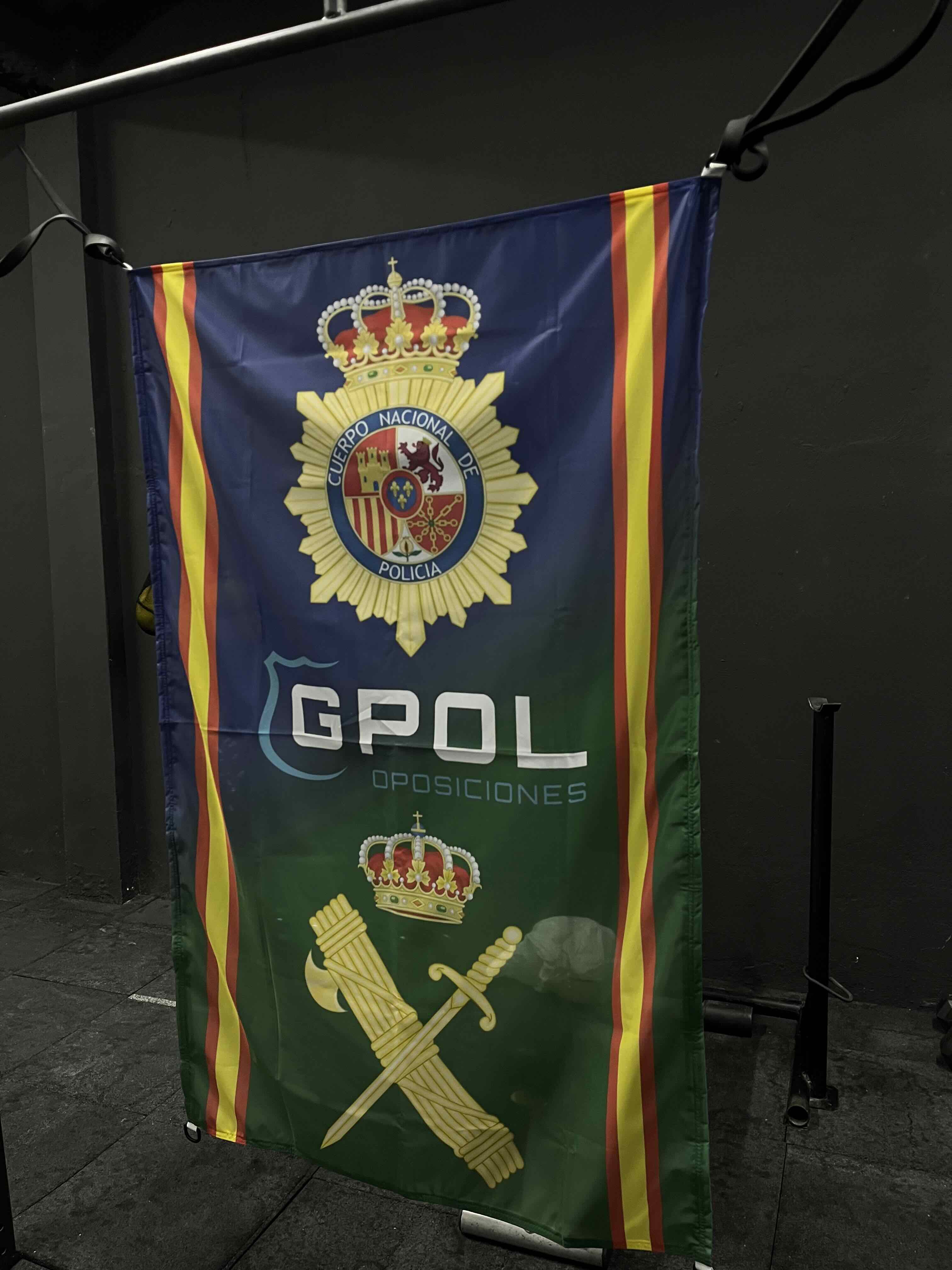 Bandera de España en el gimnasio