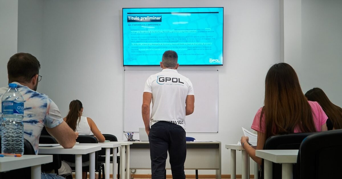 Así prepara GPOL los cursos de Policía Nacional y Guardia Civil